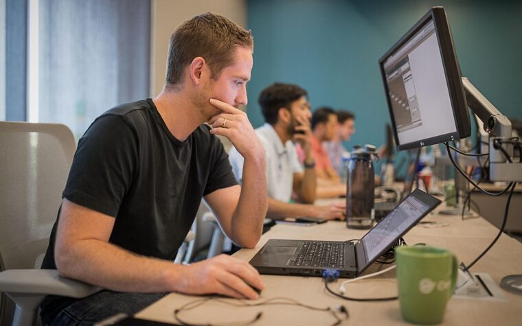 Cerner Associates Shape the Future of Healthcare in Hybrid Workplaces with Microsoft Collaboration Tools